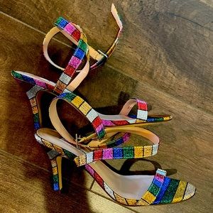 Women’s size 6.5 straps dress sandal great condition